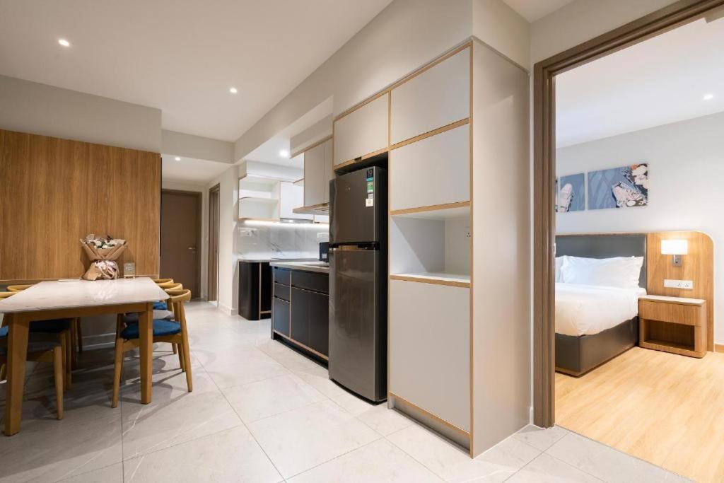 Apartment Highclass - D1mension & Zenity, Night Sky View And Ho Chi Minh City